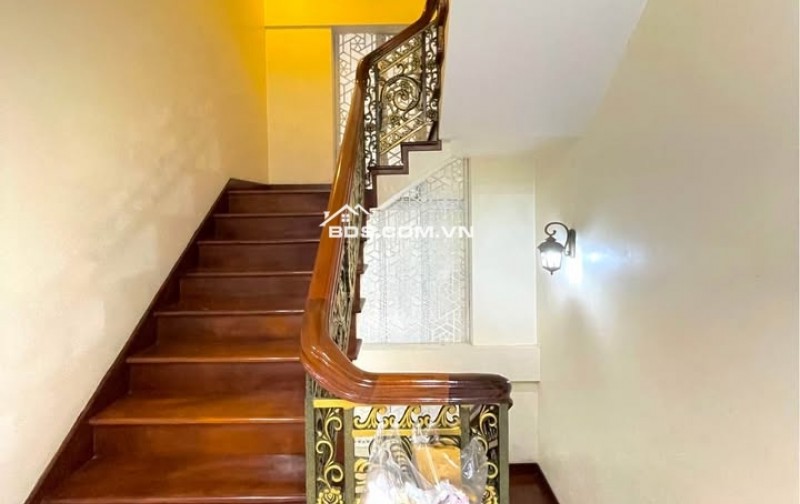 PHẠM NGỌC THẠCH - XÃ ĐÀN: Ô TÔ tránh trước cổng, hậu nở, DT123m2, VỊ TRÍ VÀNG - TIỀM NĂNG KIM CƯƠNG